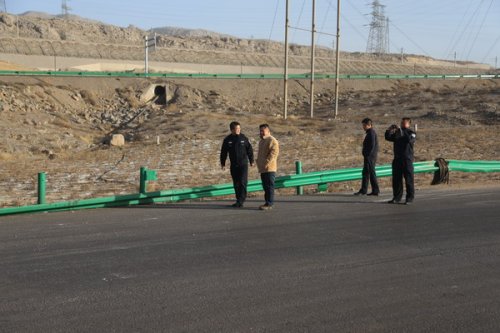 乌海市网上公安 乌海市公安局副局长乌日图深